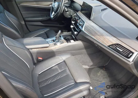 2020 BMW 530I xDrive z USA, uszkodzony, nr VIN WBAJR7C01LWW72937